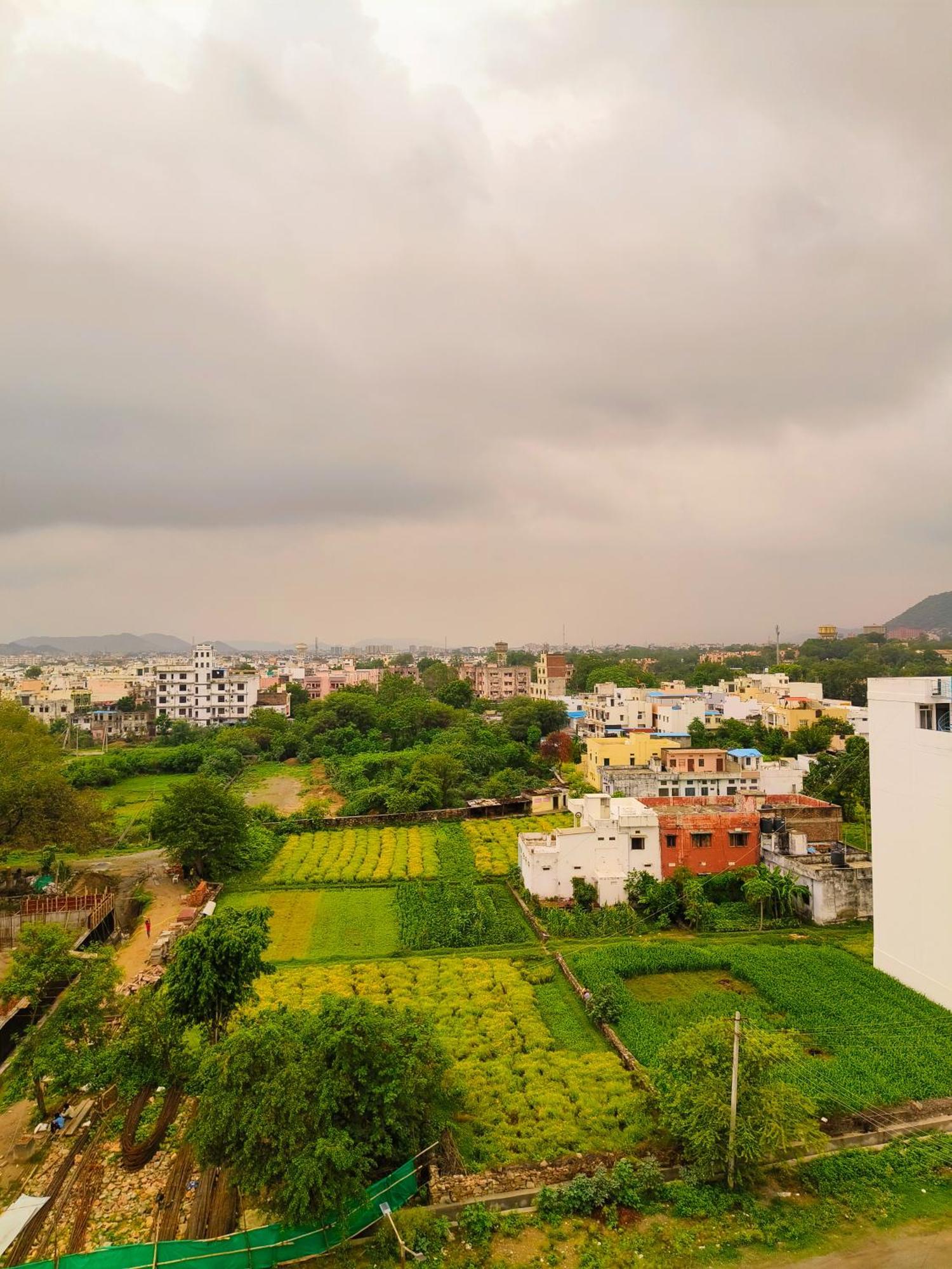 Hotel Veer Palace Near Udaipole Udaipur Exterior photo